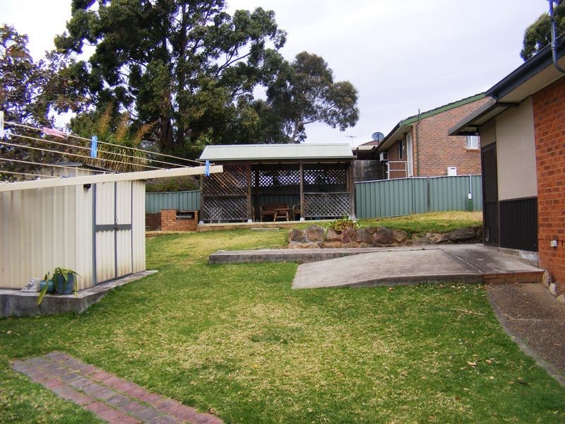 31 Lightwood St, Ambarvale NSW 2560