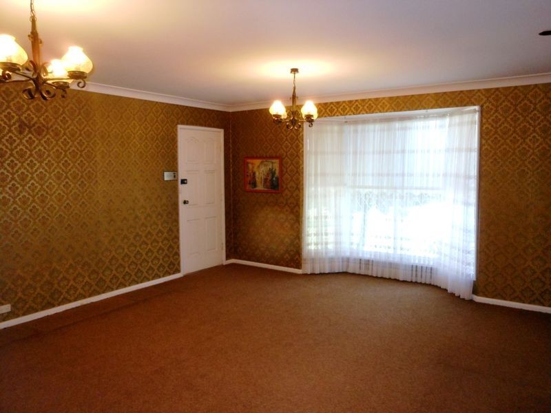 6 Joseph Whitehouse Dr, Minto NSW 2566