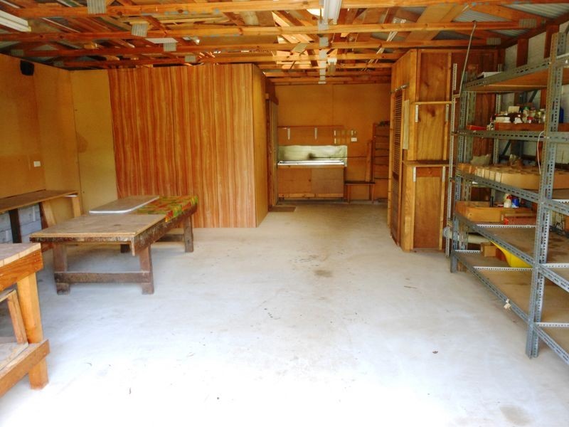 6 Joseph Whitehouse Dr, Minto NSW 2566