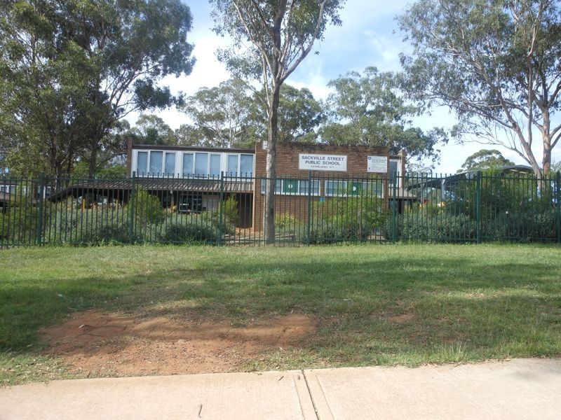 10 Amanda Pl, Ingleburn NSW 2565
