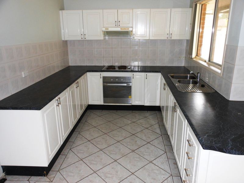 19B Meredith Cres, St Helens Park NSW 2560