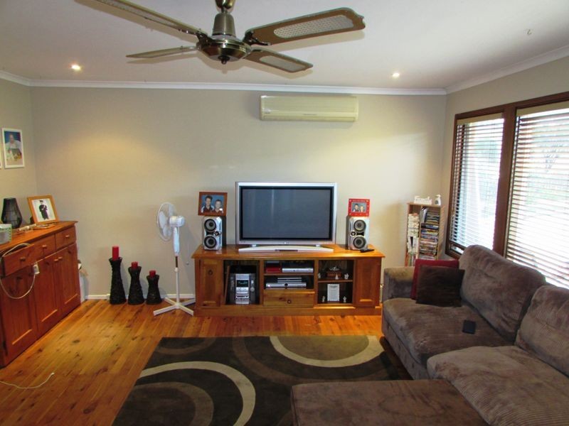 37 Pinaroo Cres, Bradbury NSW 2560