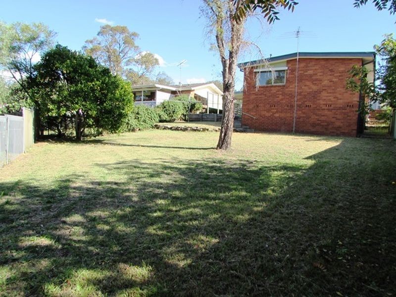 9 Lawn Avenue, Bradbury NSW 2560