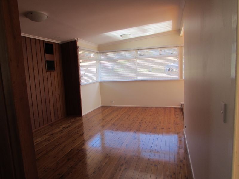 9 Lawn Avenue, Bradbury NSW 2560