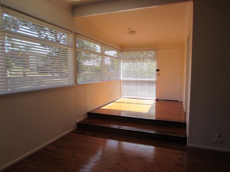 9 Lawn Avenue, Bradbury NSW 2560