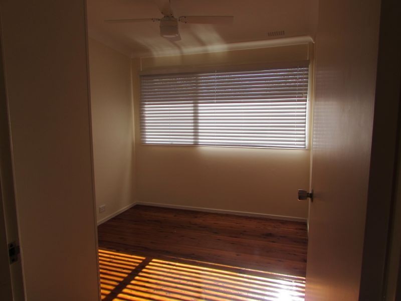 9 Lawn Avenue, Bradbury NSW 2560