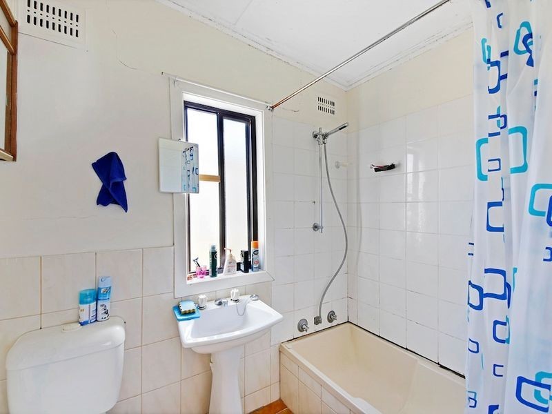 4 Somerset Street, Minto NSW 2566