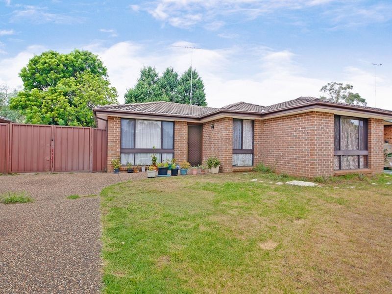 187 Copperfield Dr, Rosemeadow NSW 2560
