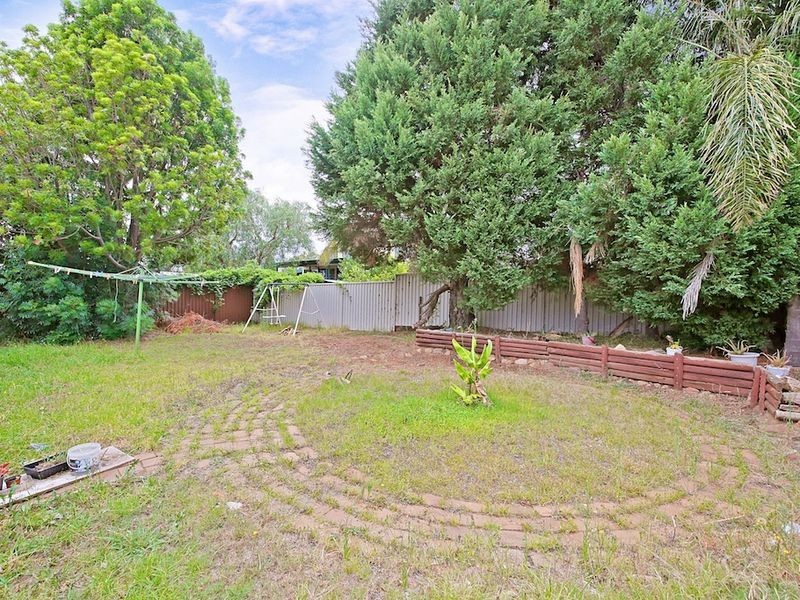 187 Copperfield Dr, Rosemeadow NSW 2560