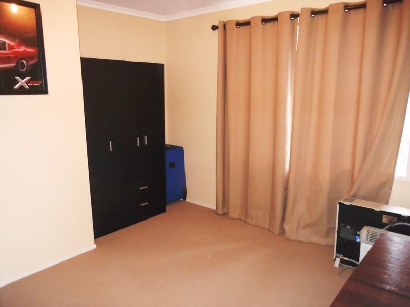 9 Meredith Cres, St Helens Park NSW 2560