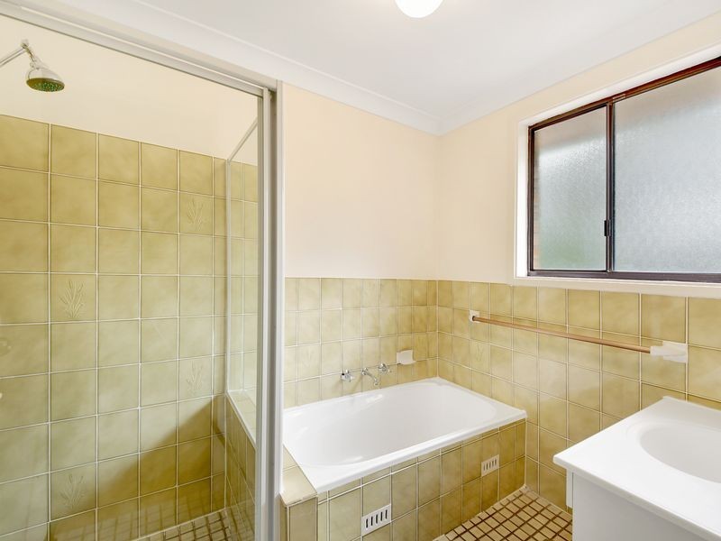 3 Gaspard Pl, Ambarvale NSW 2560