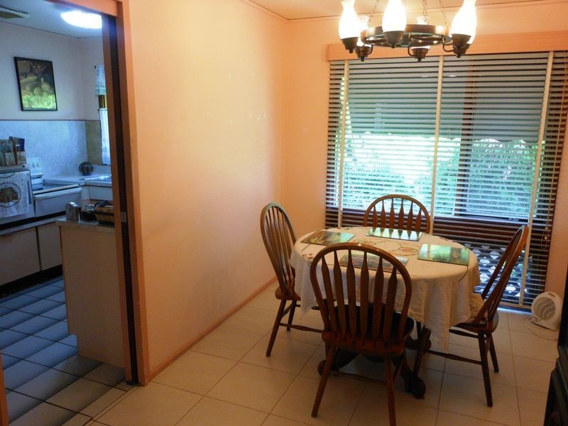8 Wandarra Cres, Bradbury NSW 2560