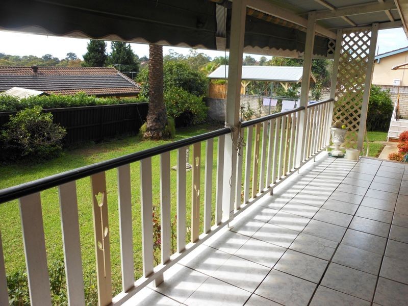 8 Wandarra Cres, Bradbury NSW 2560