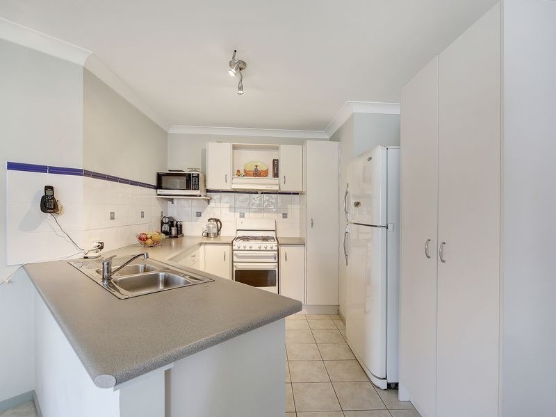 8 Dwyer Pl, St Helens Park NSW 2560