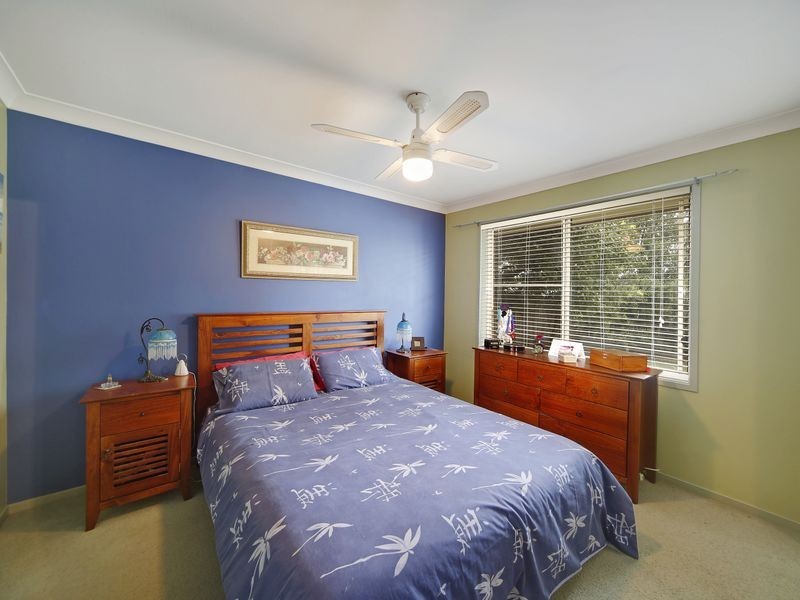 8 Dwyer Pl, St Helens Park NSW 2560
