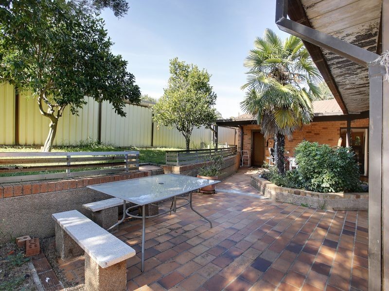 1 Coll Pl, St Andrews NSW 2566