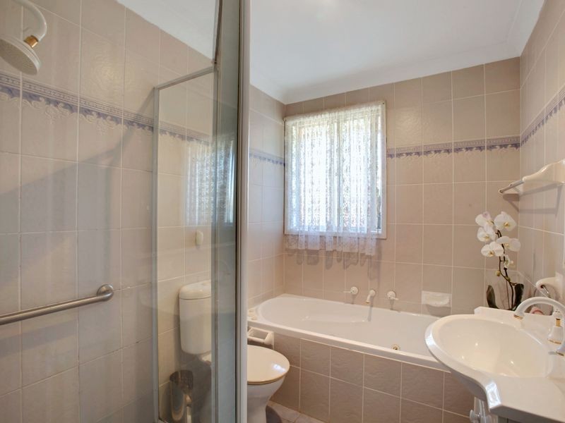 13 Lawson St, Campbelltown NSW 2560