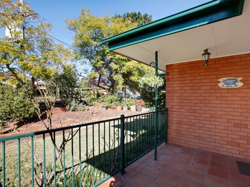13 Lawson St, Campbelltown NSW 2560