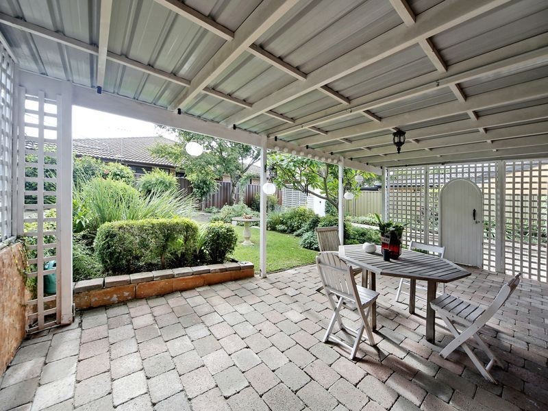 21 Treelands Ave, Ingleburn NSW 2565