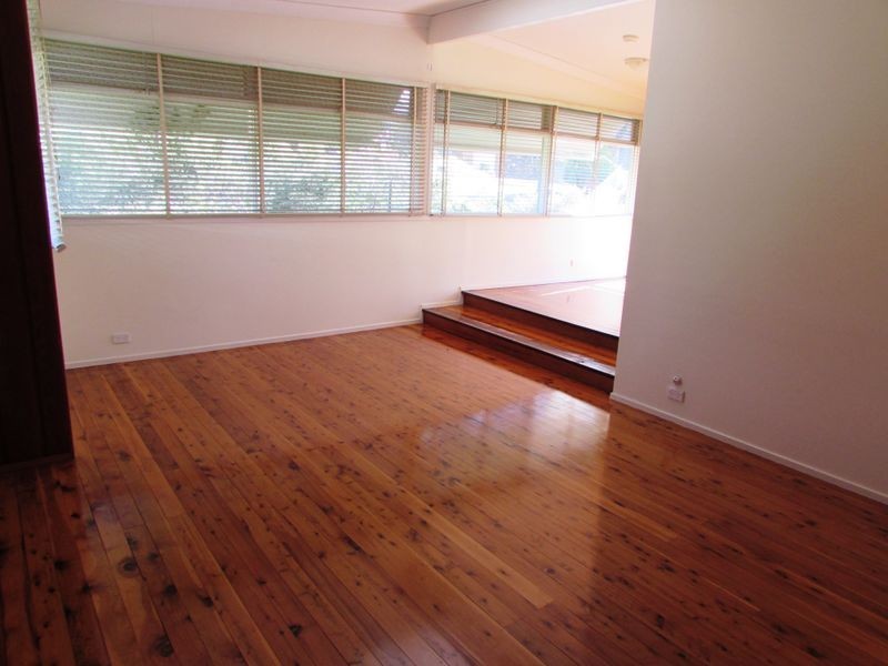 9 Lawn Ave, Bradbury NSW 2560