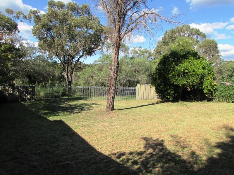 9 Lawn Ave, Bradbury NSW 2560