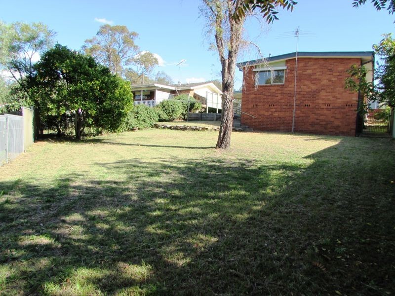 9 Lawn Ave, Bradbury NSW 2560