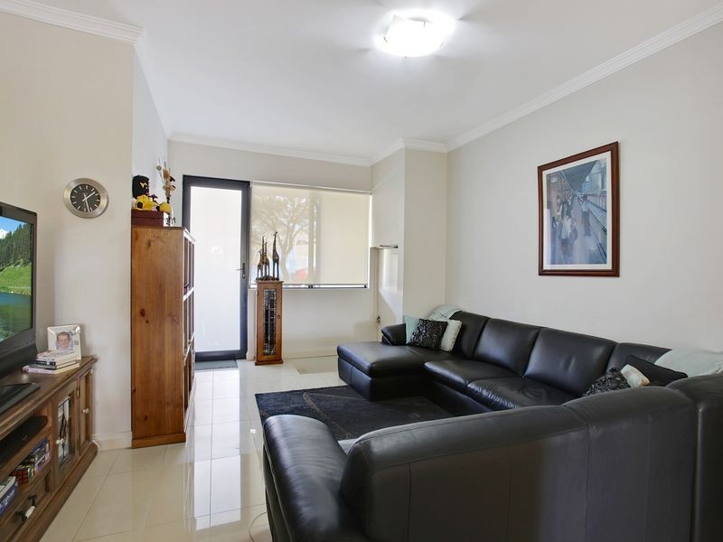 105/26 Parkside Cres, Campbelltown NSW 2560