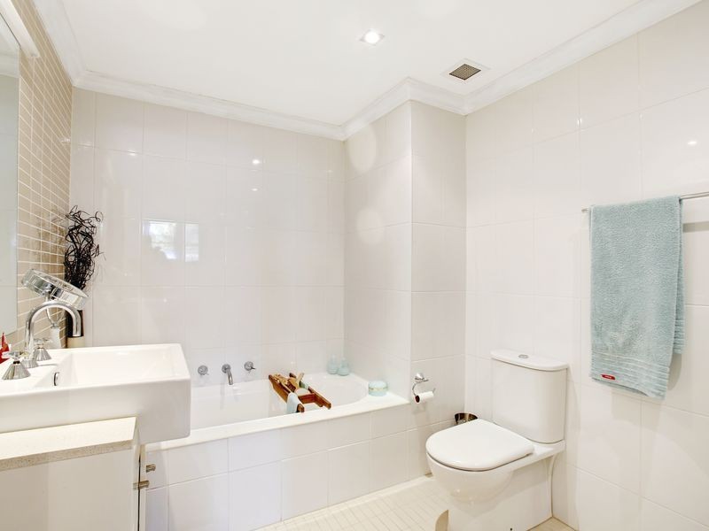 105/26 Parkside Cres, Campbelltown NSW 2560