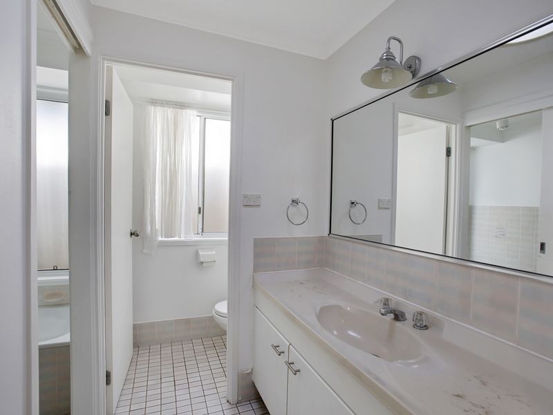 21 Northrop St, Raby NSW 2566