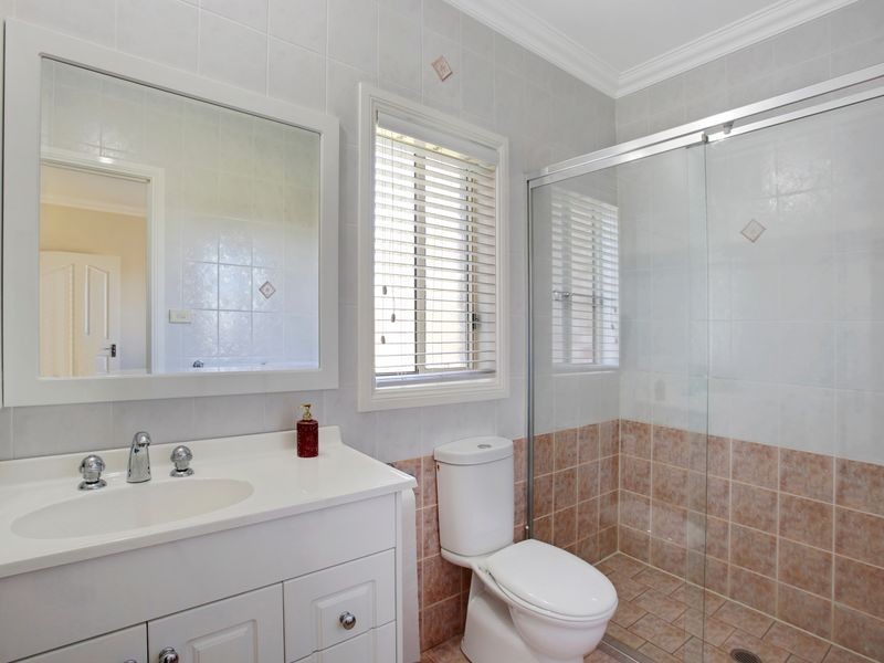 31 Greco Pl, Rosemeadow NSW 2560