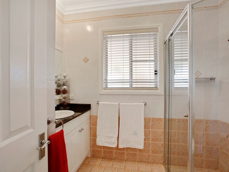 31 Greco Pl, Rosemeadow NSW 2560