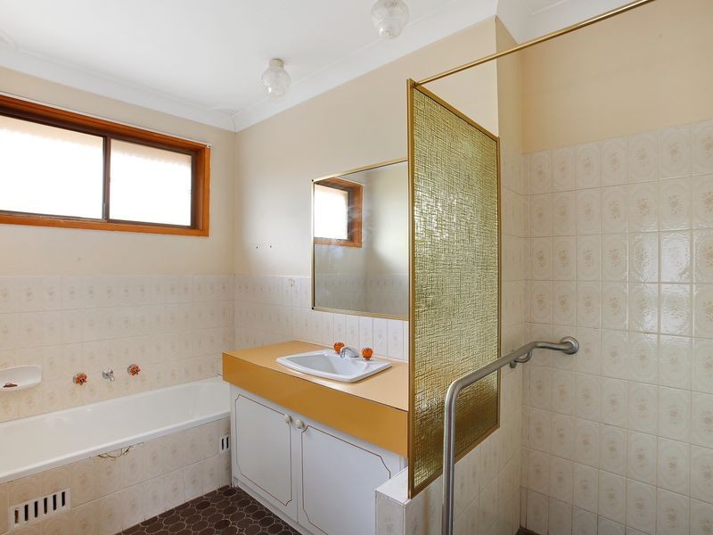 3 Collis Pl, Minto NSW 2566