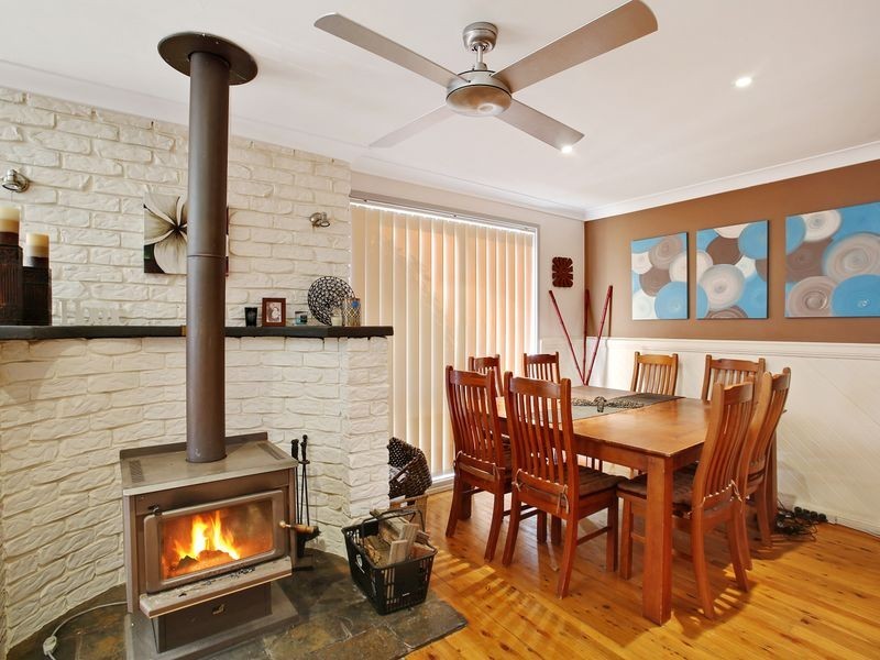 30 Danube Cres, Kearns NSW 2558