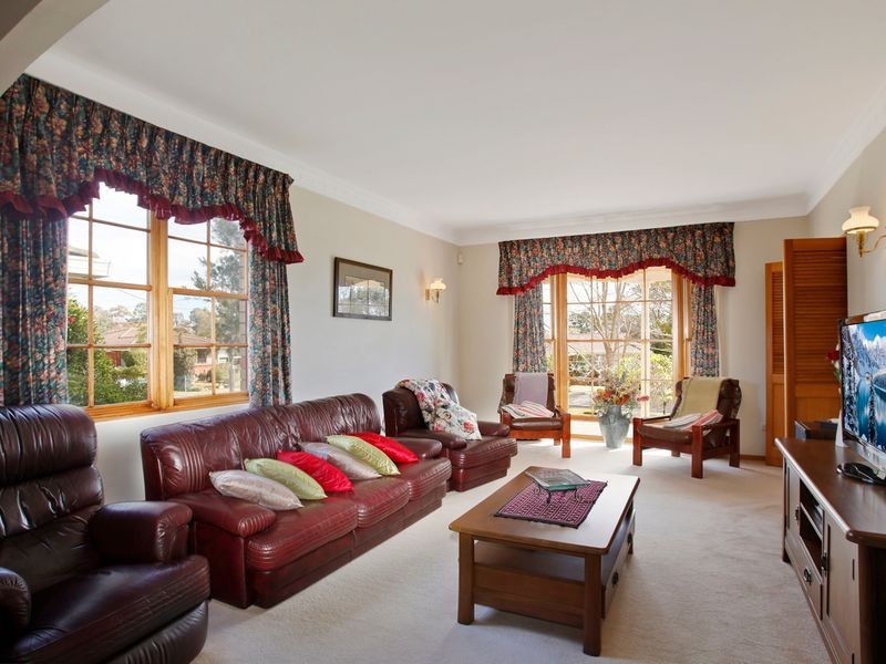 1 Mackellar Pl, Campbelltown NSW 2560