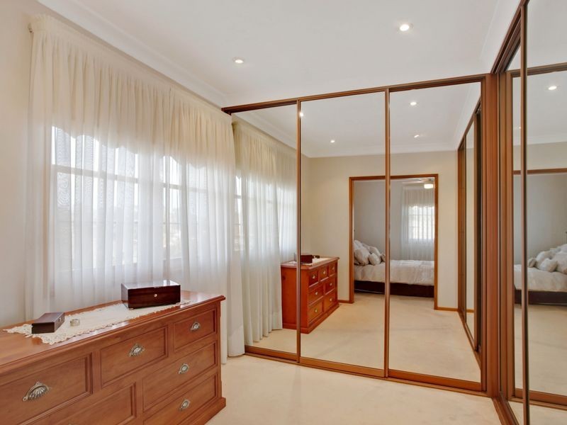 1 Mackellar Pl, Campbelltown NSW 2560