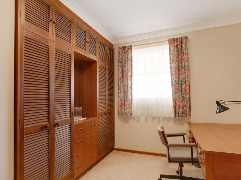 1 Mackellar Pl, Campbelltown NSW 2560