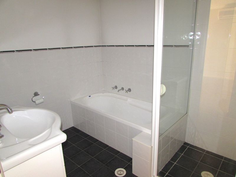 9/1-3 Meehan Pl, Campbelltown NSW 2560