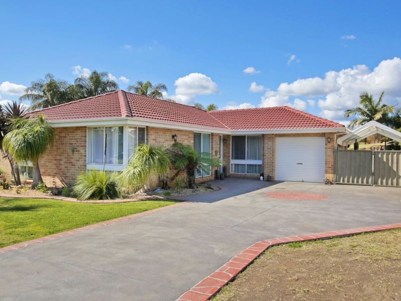 9 Marcellus Pl, Rosemeadow NSW 2560