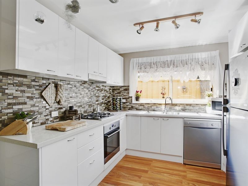 9 Marcellus Pl, Rosemeadow NSW 2560