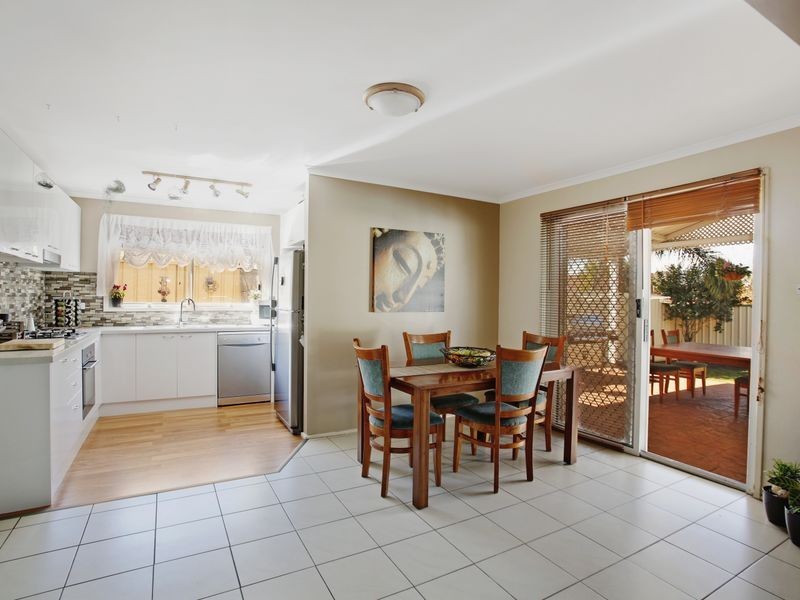 9 Marcellus Pl, Rosemeadow NSW 2560
