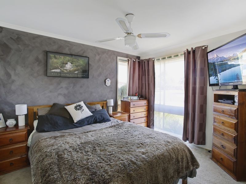 9 Marcellus Pl, Rosemeadow NSW 2560
