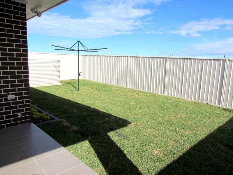 8 Skaife St, Oran Park NSW 2570