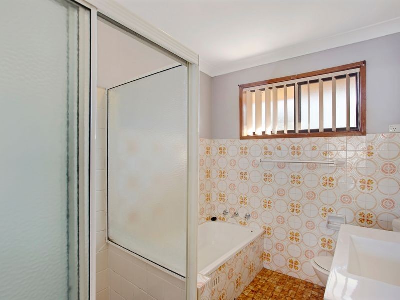 11 Rudd Rd, Leumeah NSW 2560