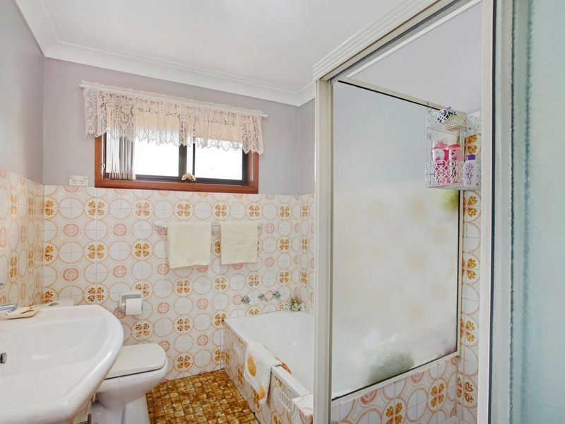 11 Rudd Rd, Leumeah NSW 2560
