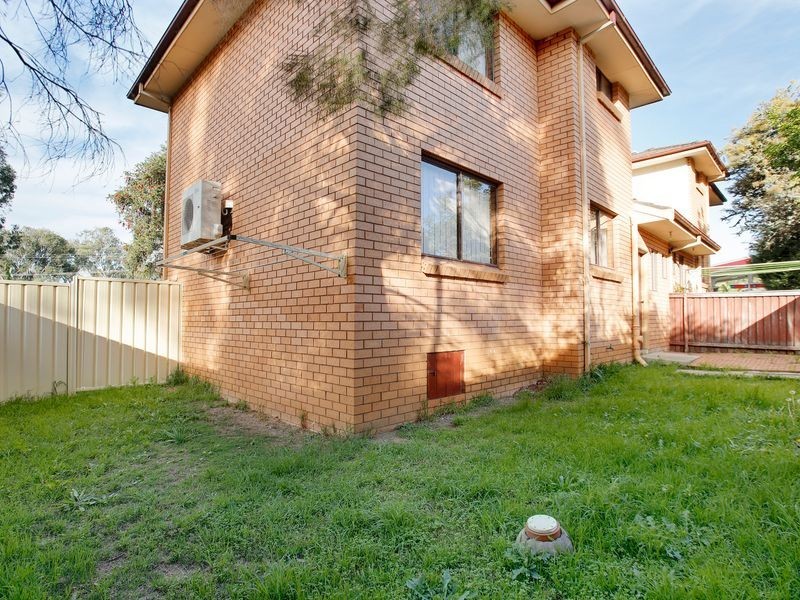 11 Rudd Rd, Leumeah NSW 2560