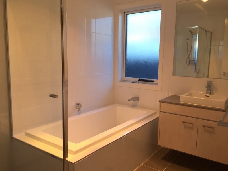 8 Atlee St, Oran Park NSW 2570