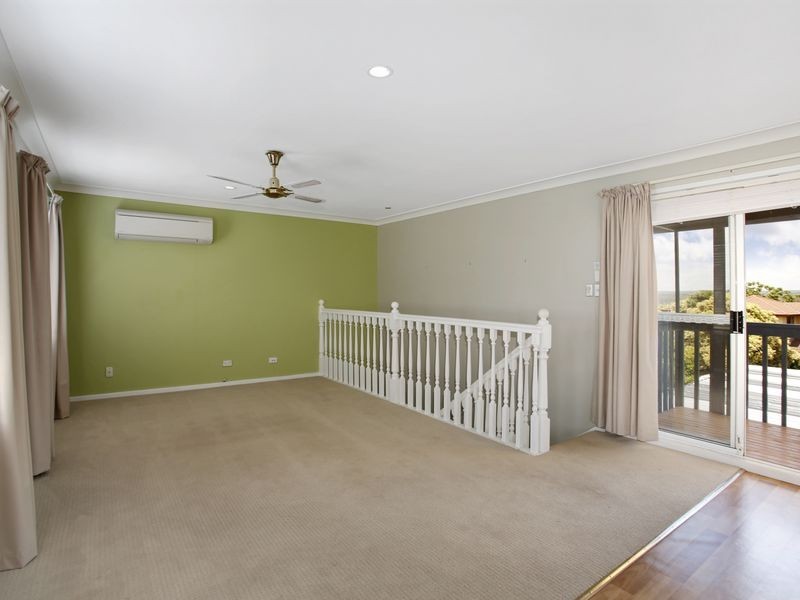 70 Crispsparkle Dr, Ambarvale NSW 2560