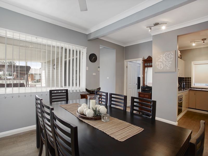 1 Warwick St, Minto NSW 2566