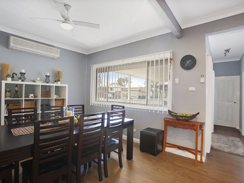 1 Warwick St, Minto NSW 2566