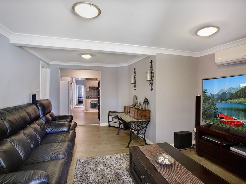 1 Warwick St, Minto NSW 2566